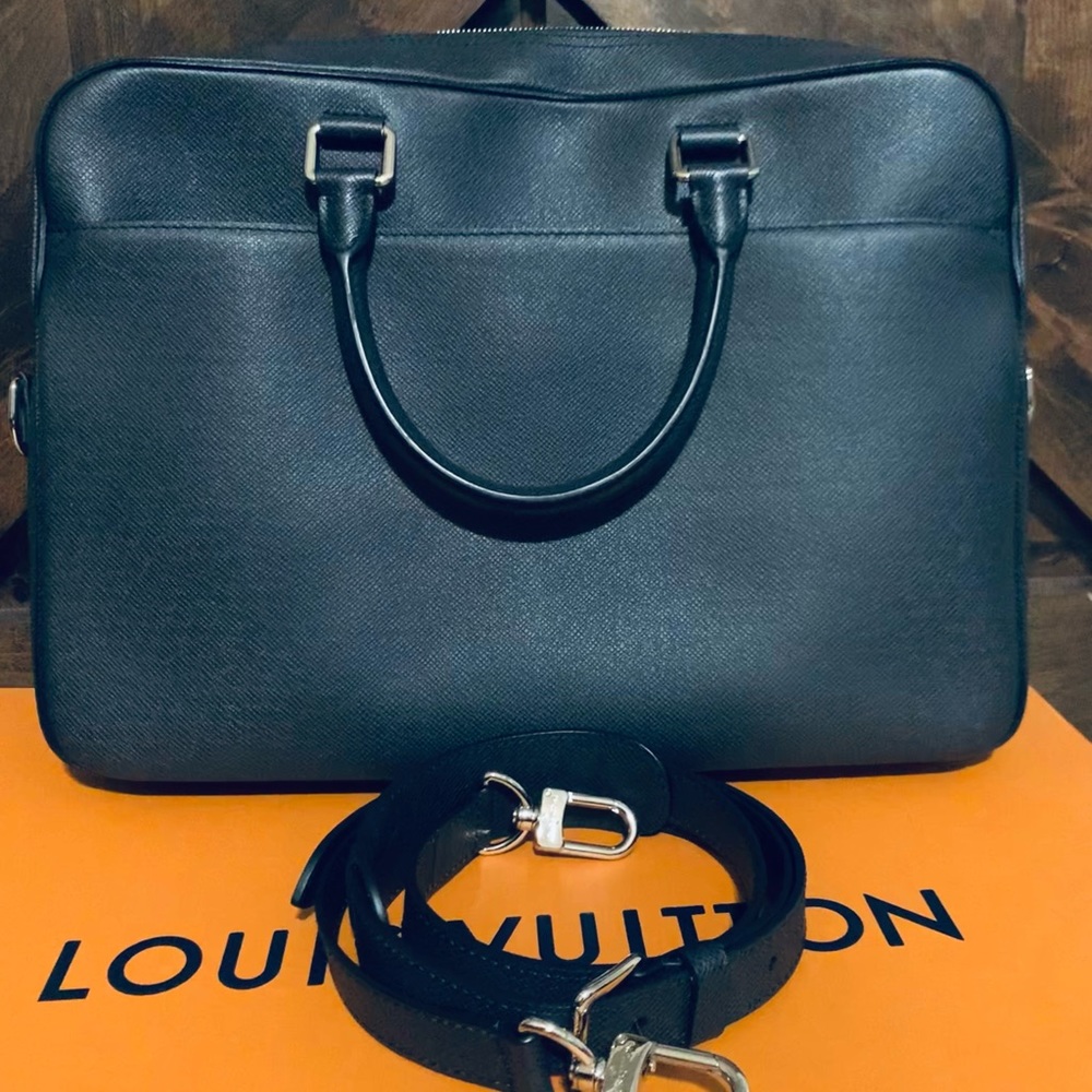 ‼️SOLD @ ANOTHER PLATFORM‼️🔥AUTH LV ARDOISE TAIGA PORTE-DOCUMENTS 🔥
